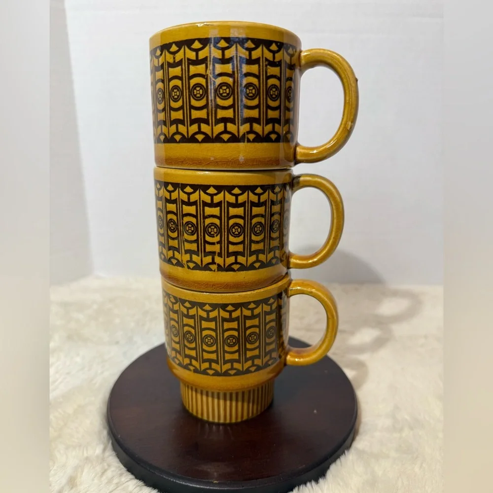 Vintage set of 3 stackable gold & brown pattern ceramic coffee mugs
